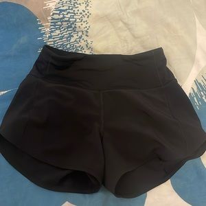 Lululemon high rise speed up shorts 2.5’